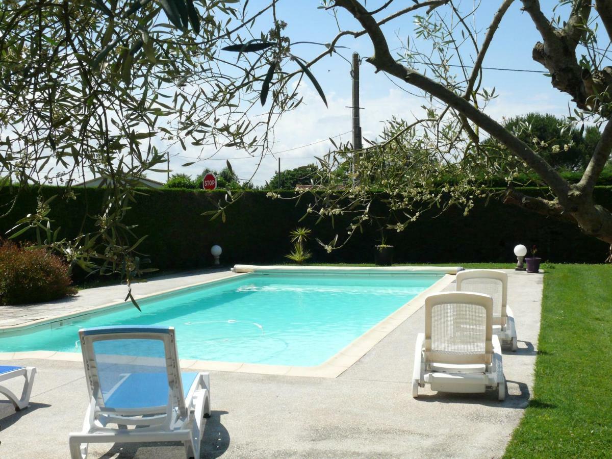 Le Clos De La Vigne Bed & Breakfast Montreuil  ภายนอก รูปภาพ